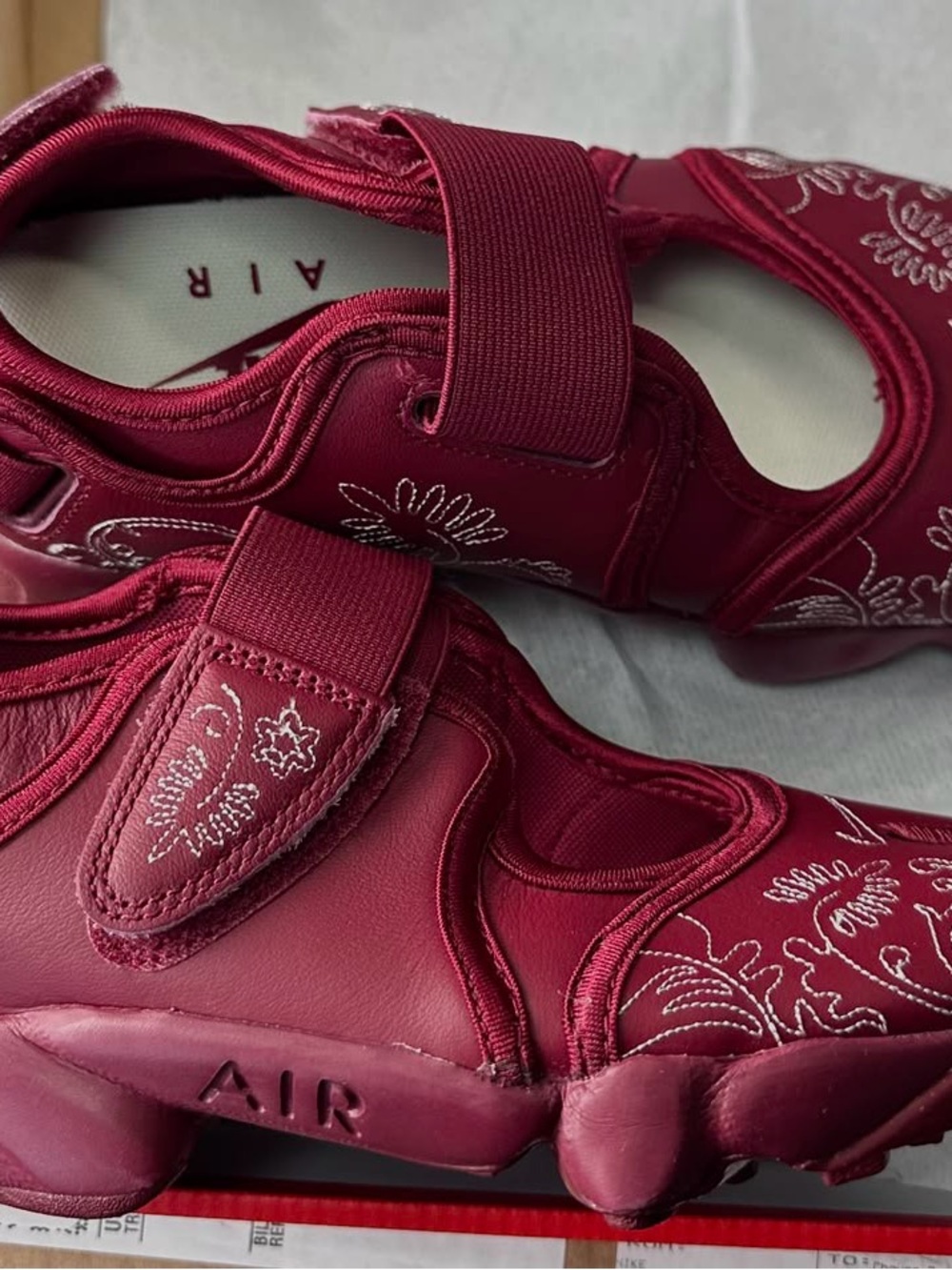 Women's Nike Air Rifts burgundy